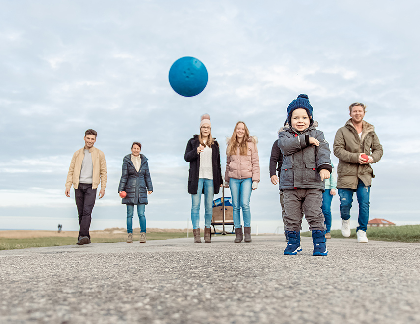 Boßeln, Teamaktivität, Winter, norddeutsch, Gruppen, sportlich, draußen